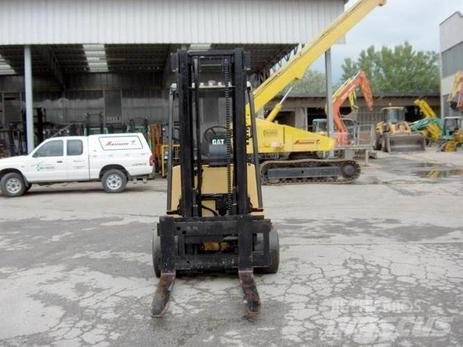 CAT M100D 전동 지게차