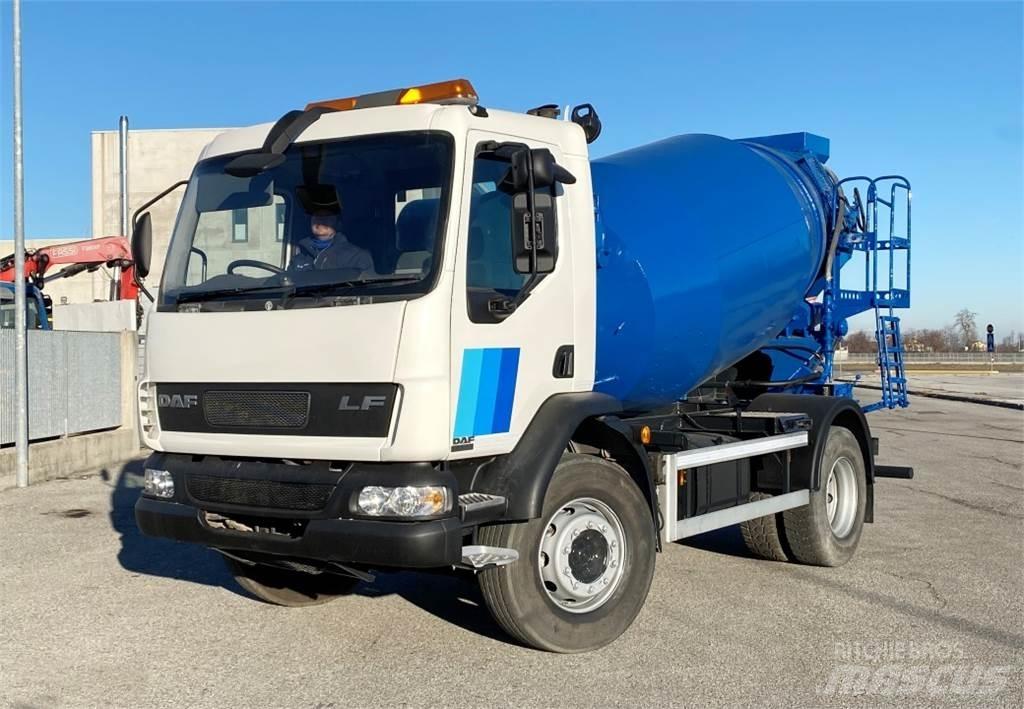 DAF LF 55.250 콘크리트 믹서트럭