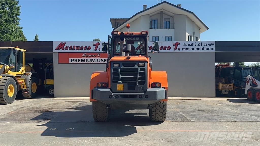 Doosan DL250-5  휠로우더