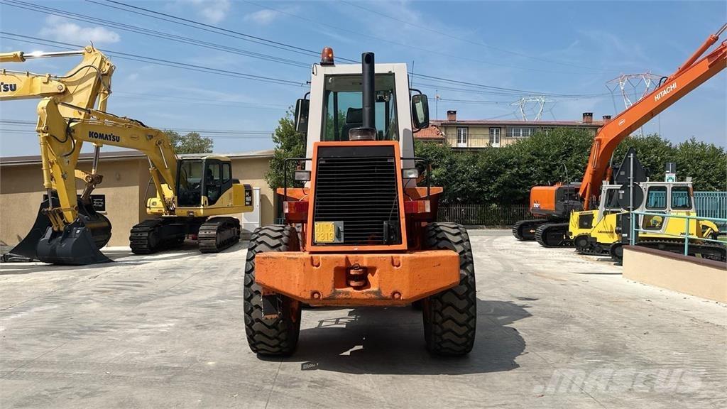 Fiat-Hitachi FR90 4X4  휠로우더