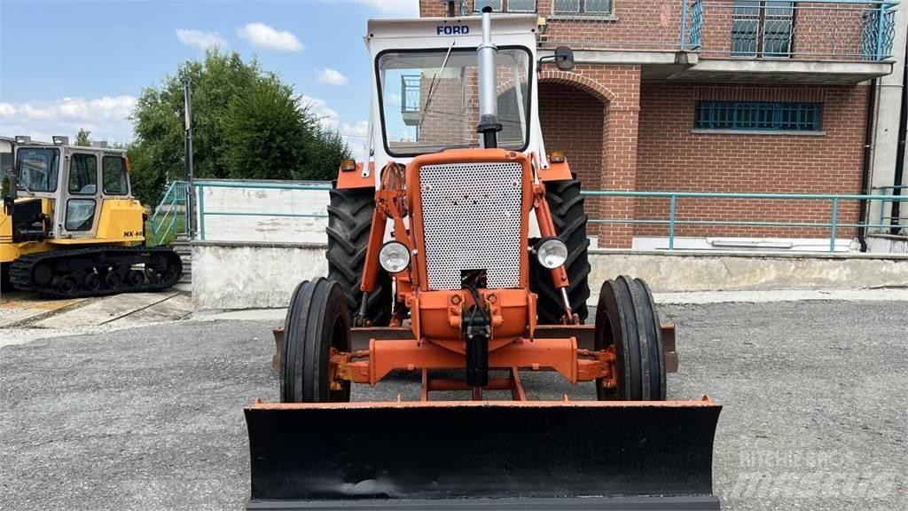 Ford 5600 4X2 크롤러 도저