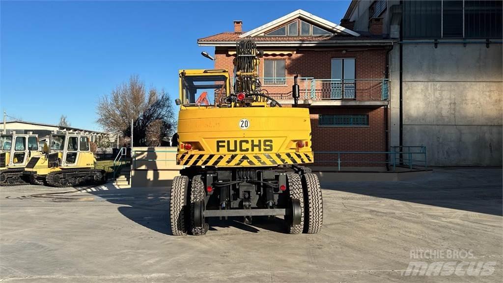 Fuchs MHB 230 ZW 4x4  휠 굴삭기