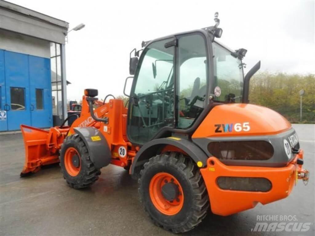 Hitachi ZW 65 제설 블레이드 및 제설기