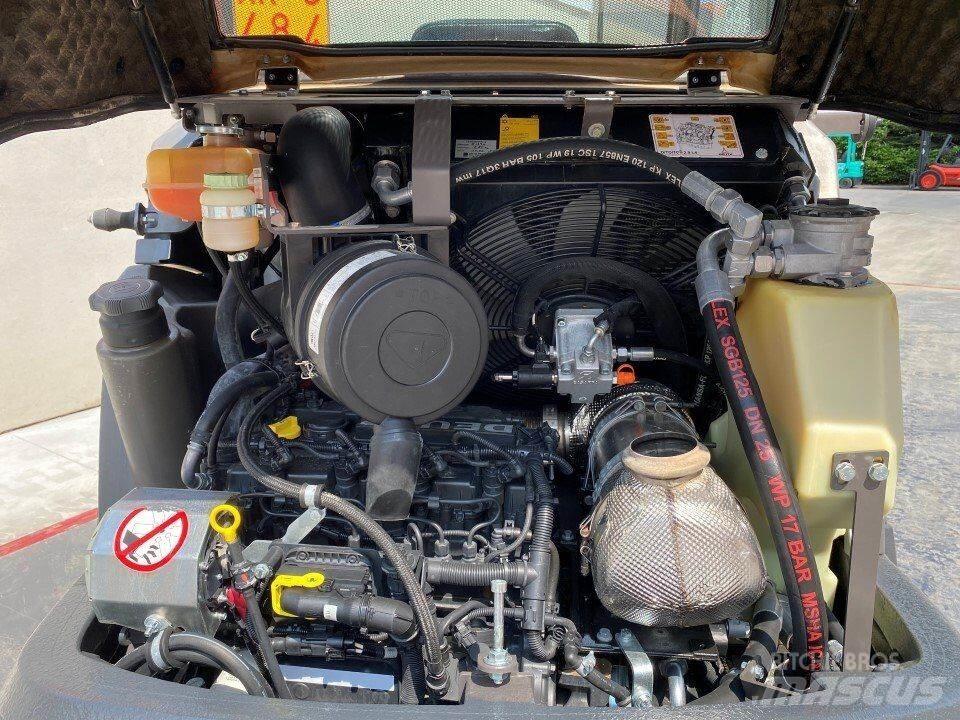 Hitachi ZW65  휠로우더