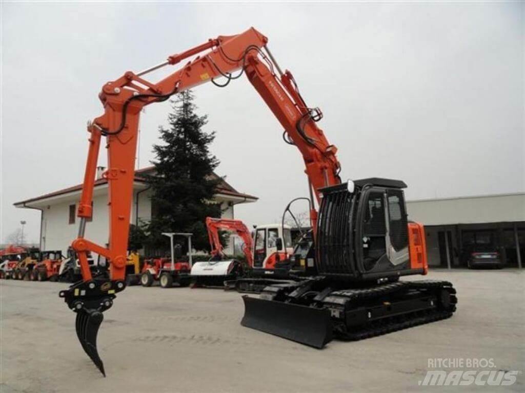 Hitachi ZX135 US-6 굴삭기