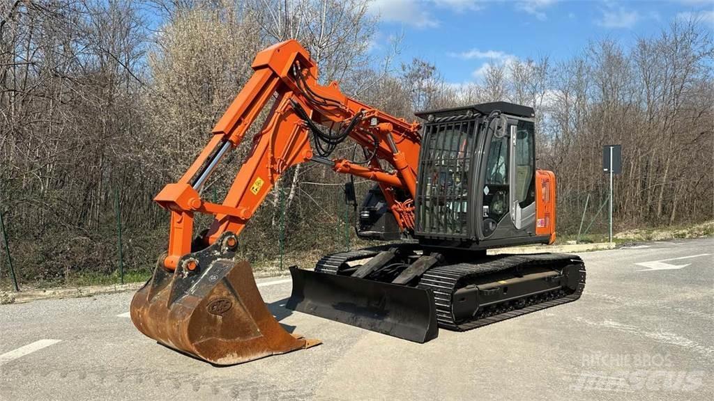 Hitachi ZX135US-3 중형굴삭기 7톤-28톤