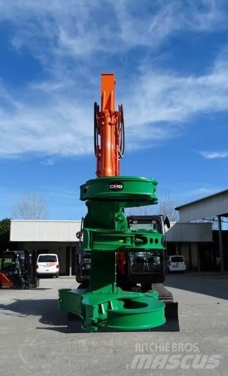 Hitachi ZX135US-6 굴삭기