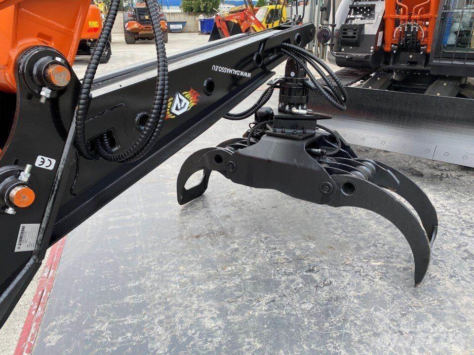 Hitachi ZX135US-6 굴삭기