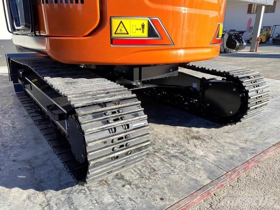 Hitachi ZX135US-7 중형굴삭기 7톤-28톤