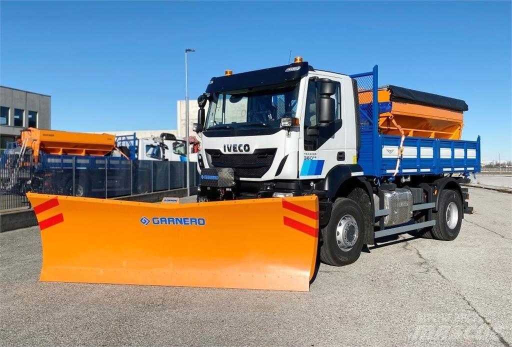 Iveco TRAKKER 360 제설 블레이드 및 제설기