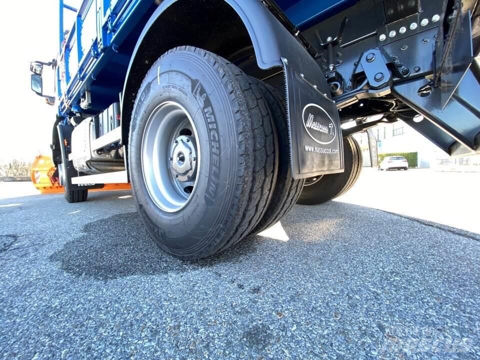 Iveco TRAKKER 360 제설 블레이드 및 제설기