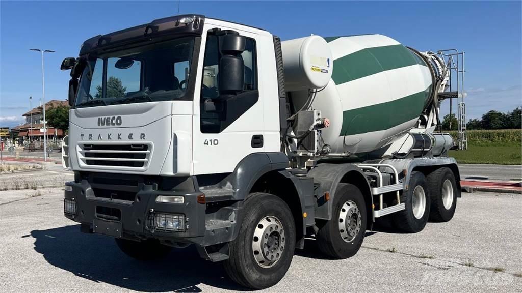 Iveco Trakker 410 8X4 콘크리트 믹서트럭
