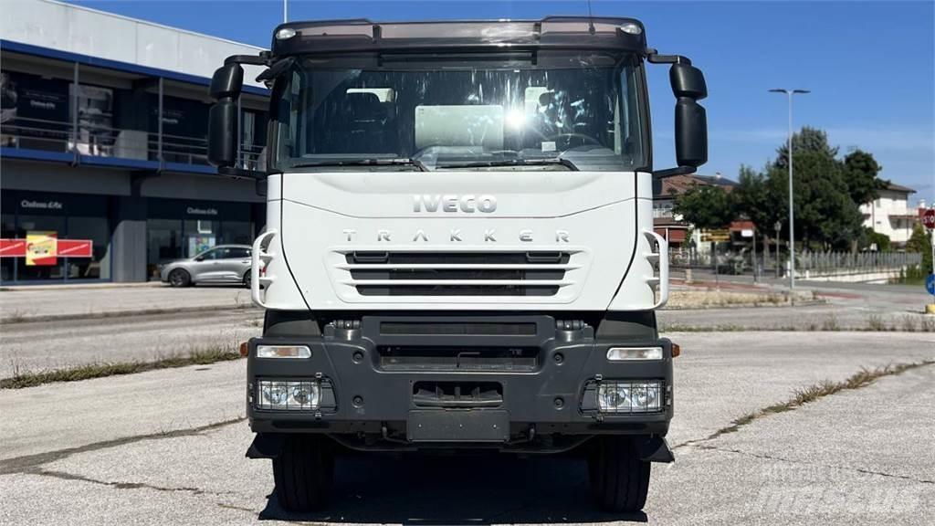 Iveco Trakker 410 8X4 콘크리트 믹서트럭