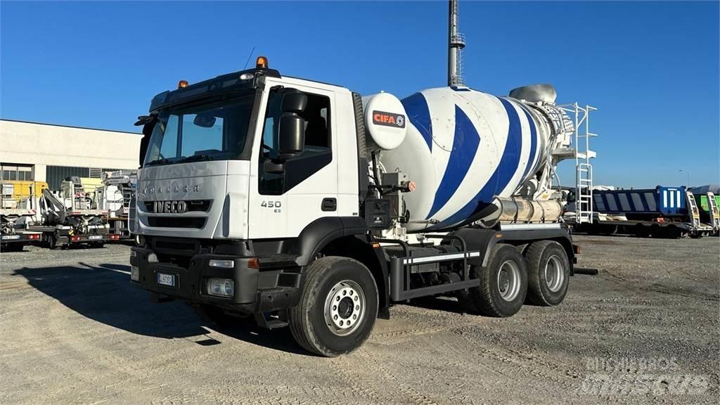 Iveco Trakker 450 6X4 콘크리트 믹서트럭