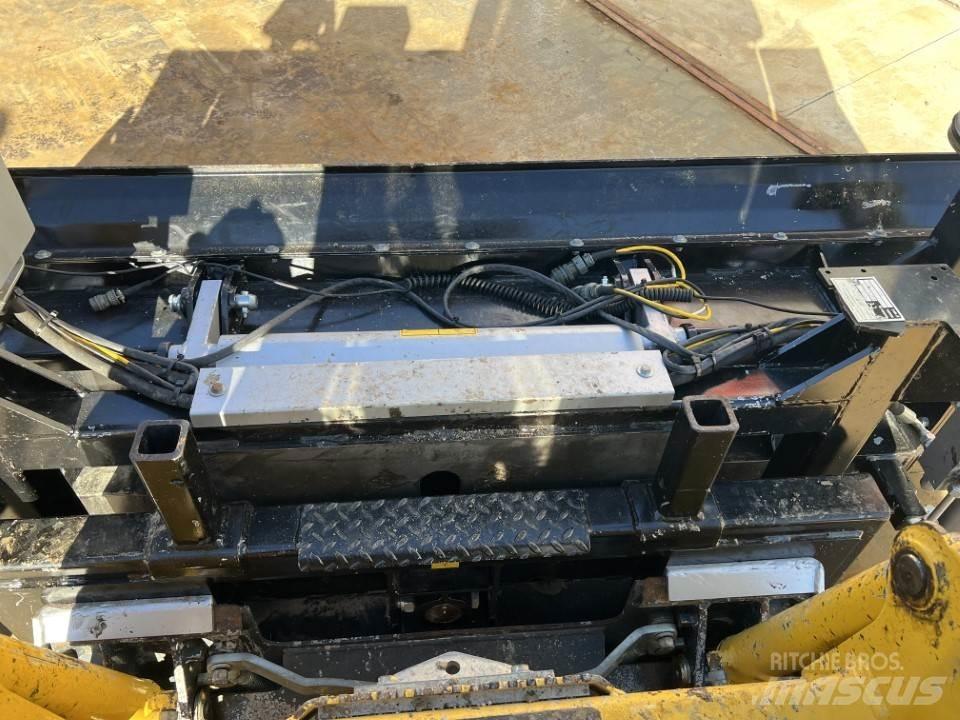 Komatsu CK 20 HF  스키드로더