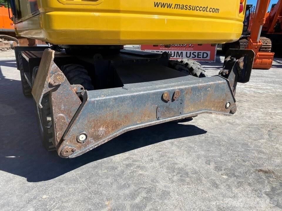Komatsu PW200 7K  휠 굴삭기