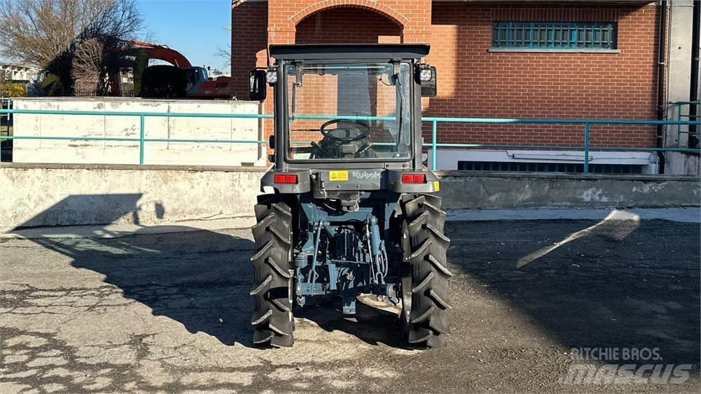 Kubota KT24 4X4 제설 블레이드 및 제설기