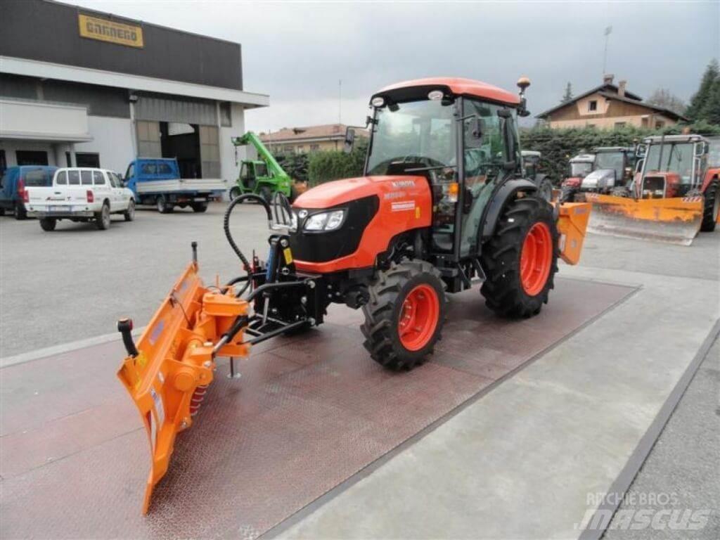 Kubota M 85.40 Narrow 제설 블레이드 및 제설기