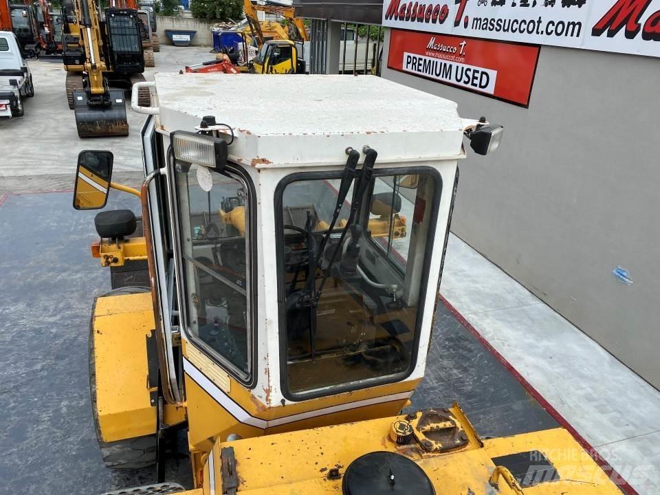 Liebherr L521  휠로우더