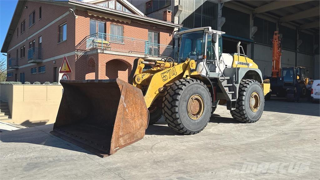 Liebherr L574  휠로우더