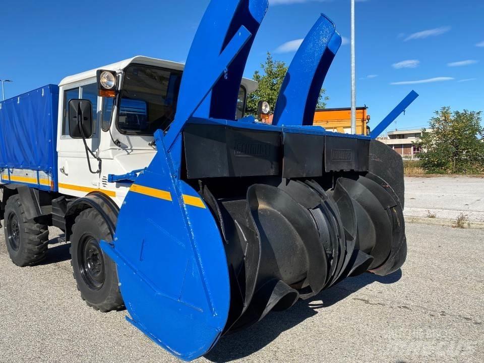 Mercedes-Benz UNIMOG 제설 블레이드 및 제설기
