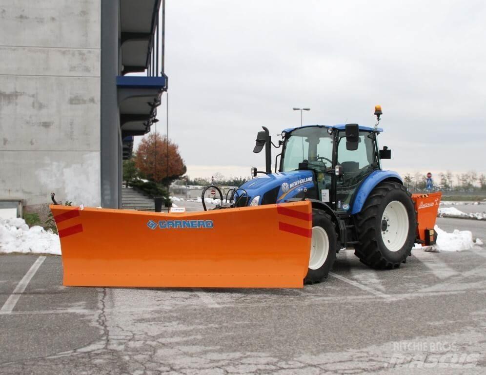 New Holland T5.115 제설 블레이드 및 제설기