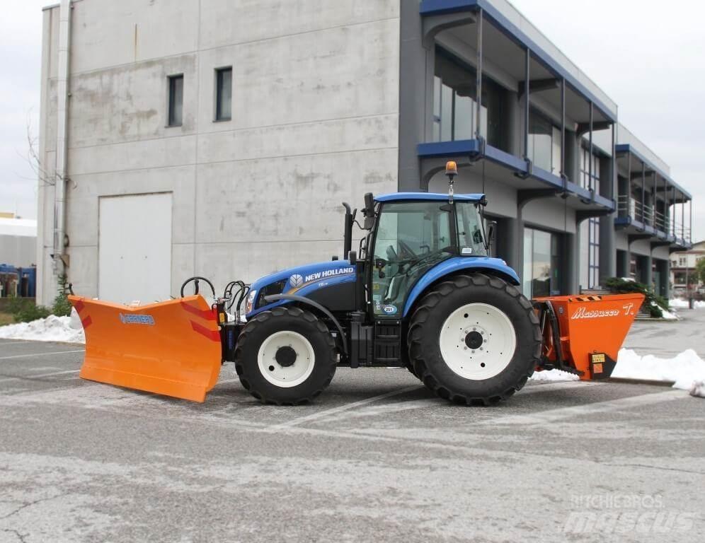 New Holland T5.115 제설 블레이드 및 제설기