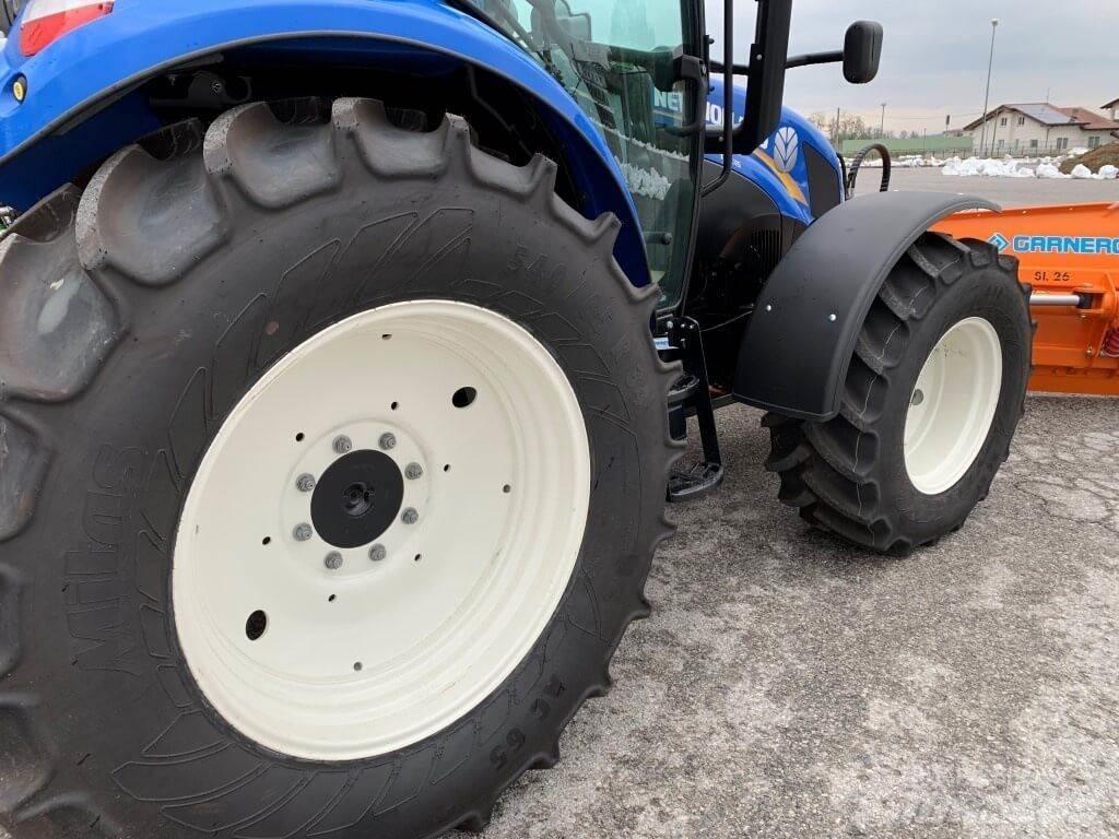 New Holland T5.115 제설 블레이드 및 제설기