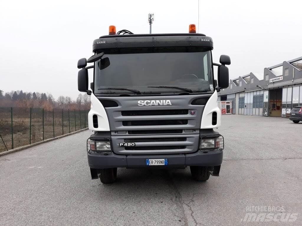 Scania P420 8X4 기타 트럭