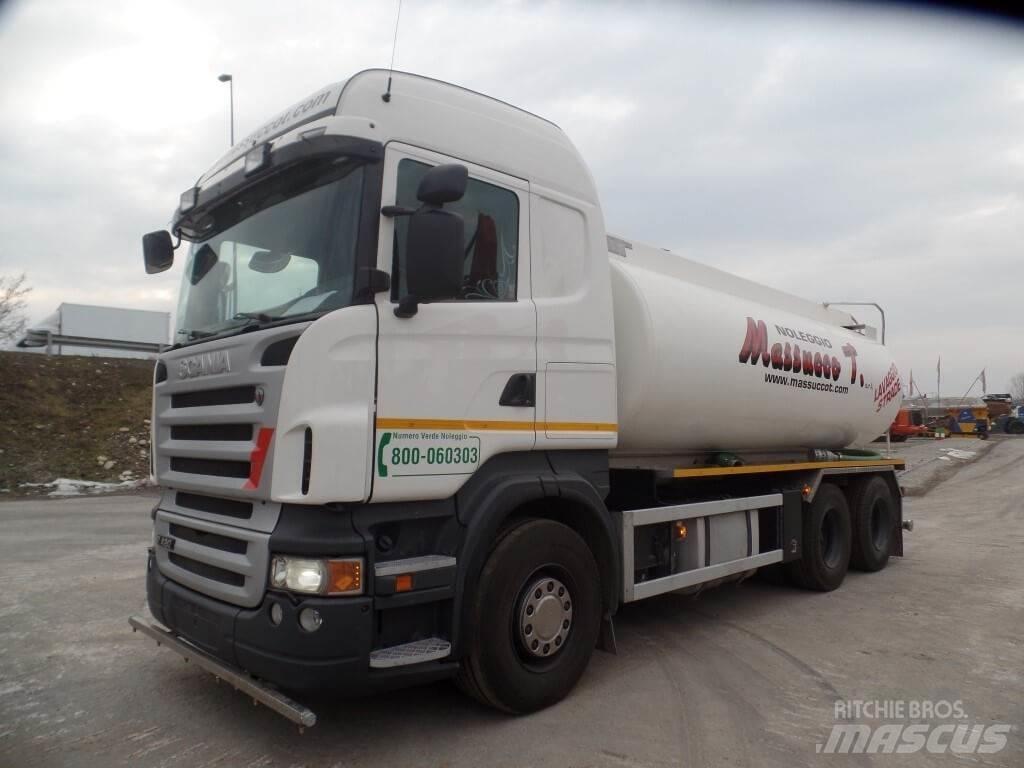 Scania R420 탱커 트럭