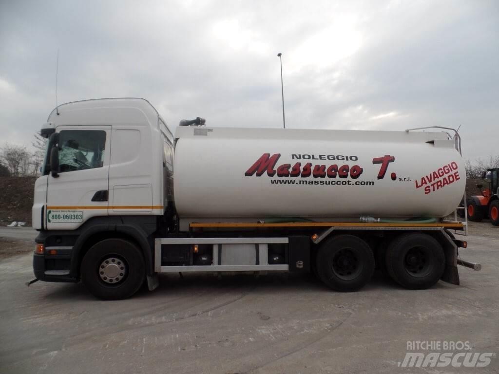 Scania R420 탱커 트럭