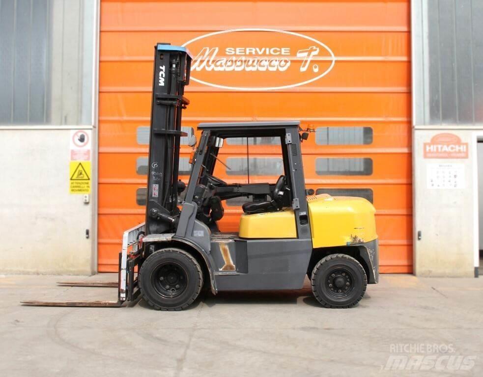 TCM FD40T2 디젤 지게차