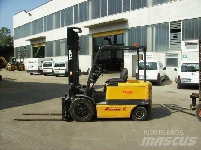 TCM VM400 FB30 전동 지게차
