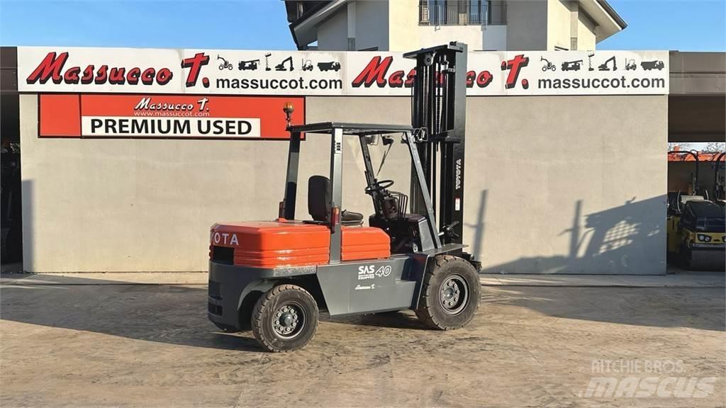 Toyota 02-5FD40 디젤 지게차