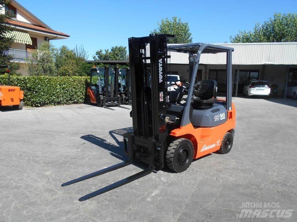 Toyota 02-7FDF18 디젤 지게차