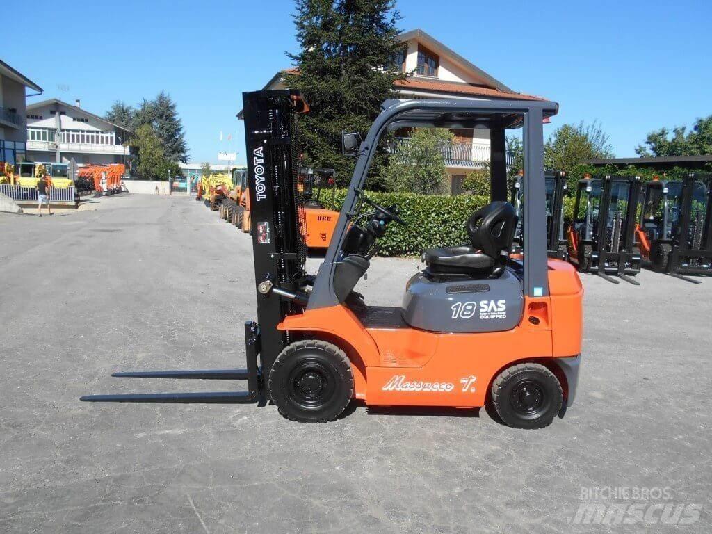 Toyota 02-7FDF18 디젤 지게차