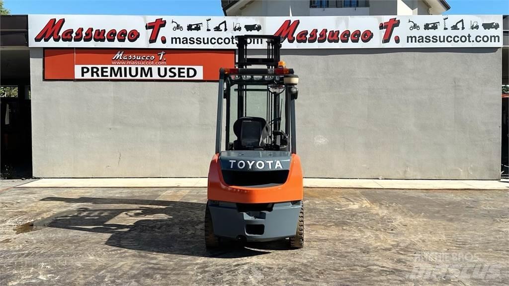 Toyota 02-8FDF30 디젤 지게차