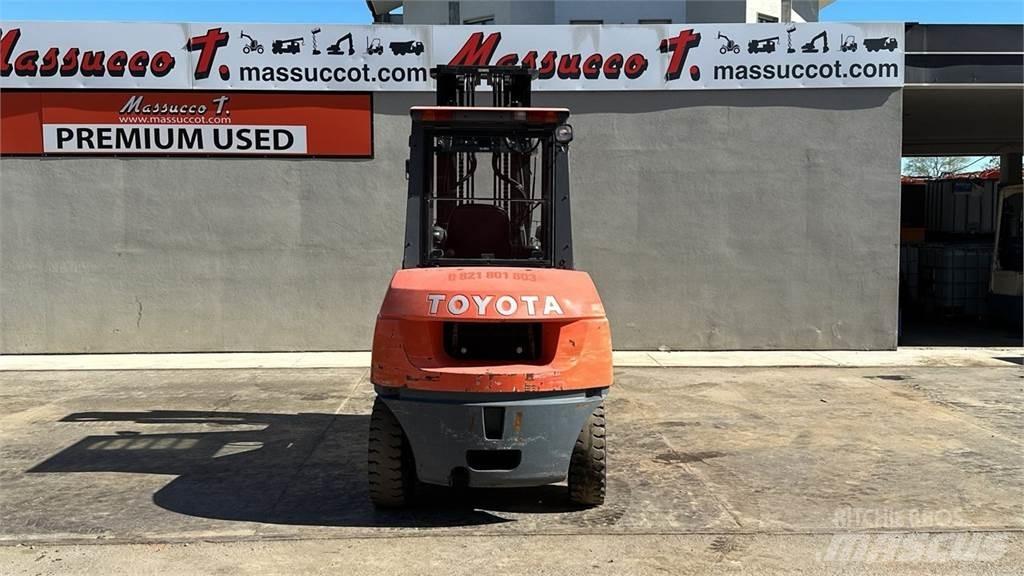 Toyota 42-7FDA50 디젤 지게차