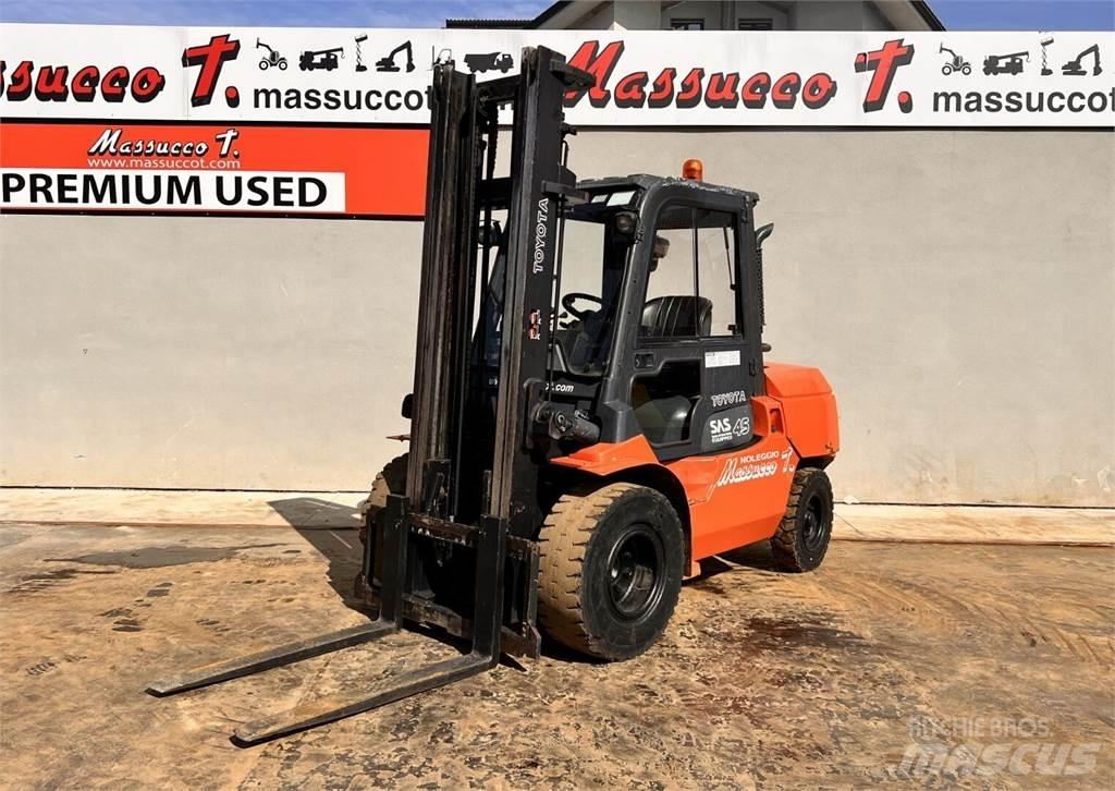 Toyota 7FD 40 디젤 지게차