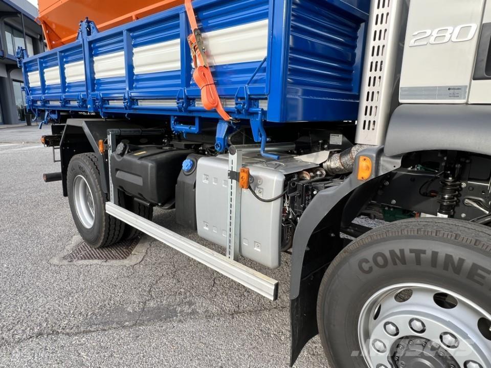 Volvo FL816-280 4X4 제설 블레이드 및 제설기