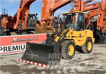 Volvo L30G  휠로우더