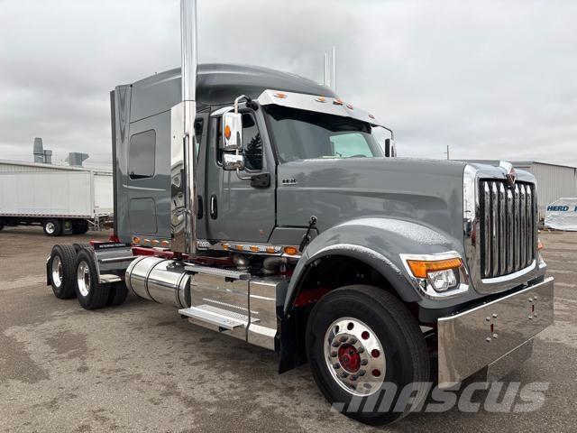 International HX 트랙터 유닛