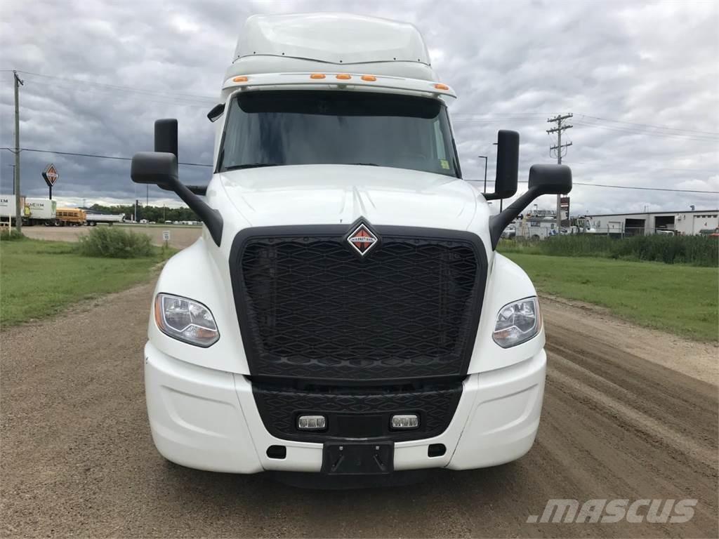 International LT 트랙터 유닛