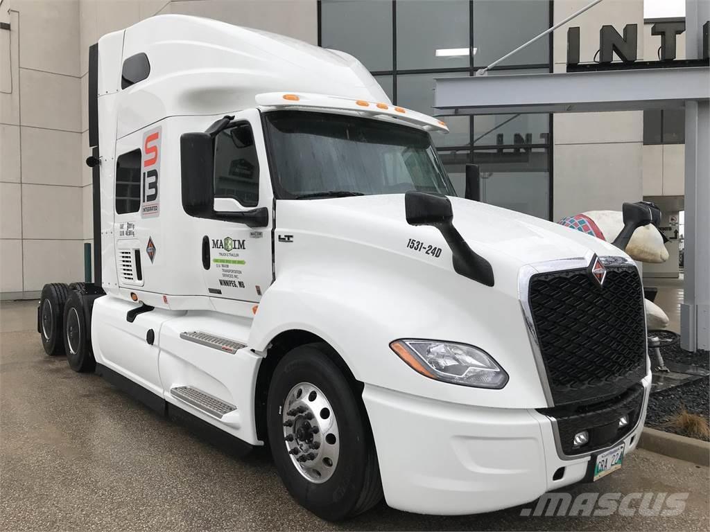 International LT 트랙터 유닛