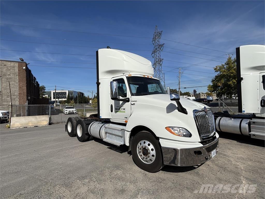 International LT 트랙터 유닛