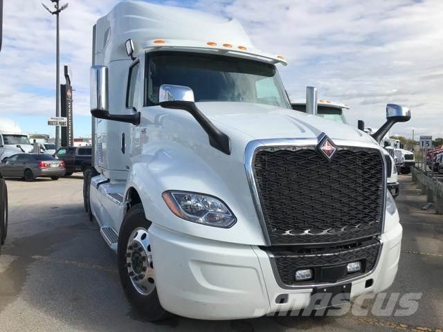 International LT 트랙터 유닛