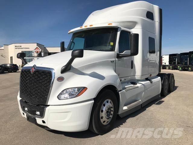 International LT 트랙터 유닛