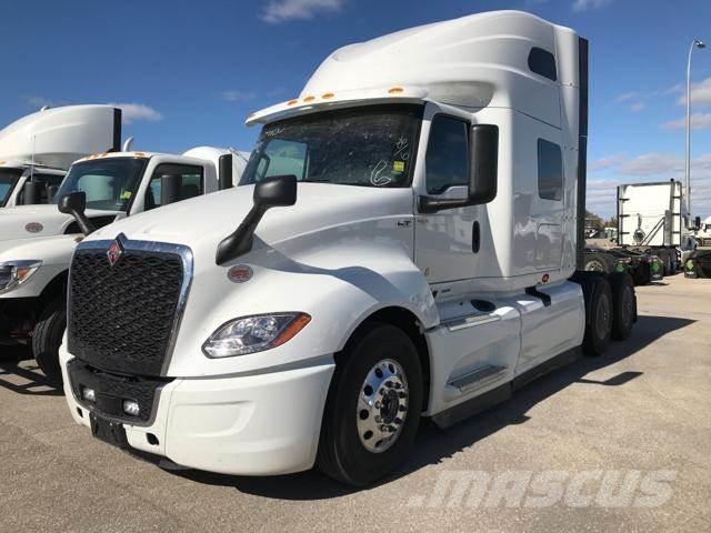 International LT 트랙터 유닛