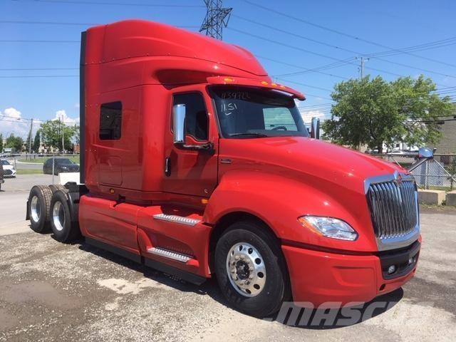 International LT 트랙터 유닛