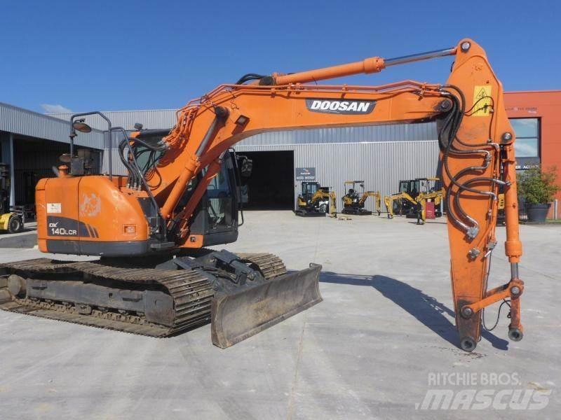 Doosan DX140LC 대형 굴삭기 29톤 이상